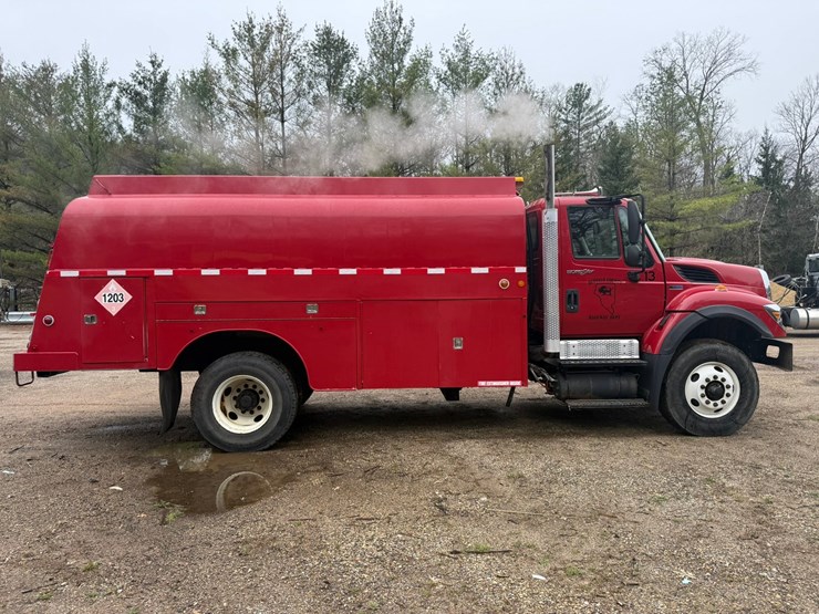 2012-international-7400-image-6