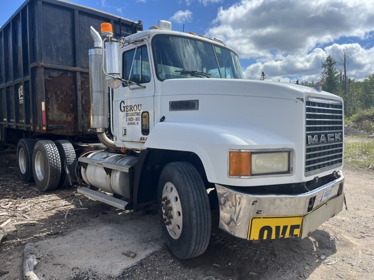 #1556-•-1999-mack-e7-460-day-cab-truck-tractor-image-6