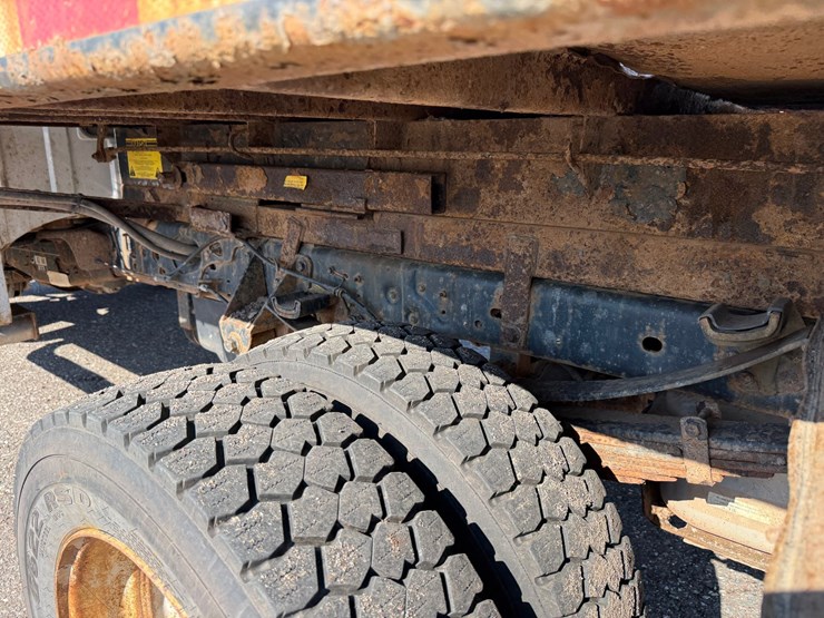 2014-ford-f550-xl-image-47