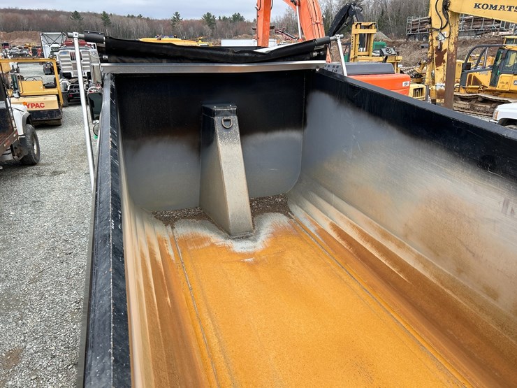 2005-peterbilt-357-image-23