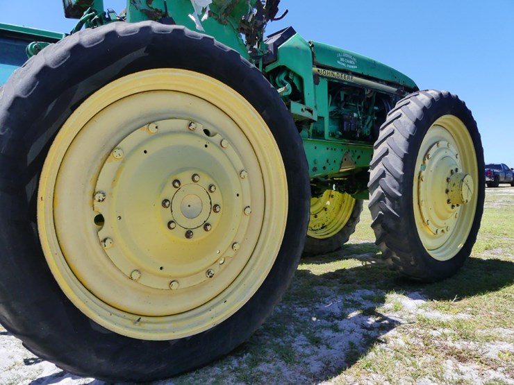 john-deere-7200-image-6