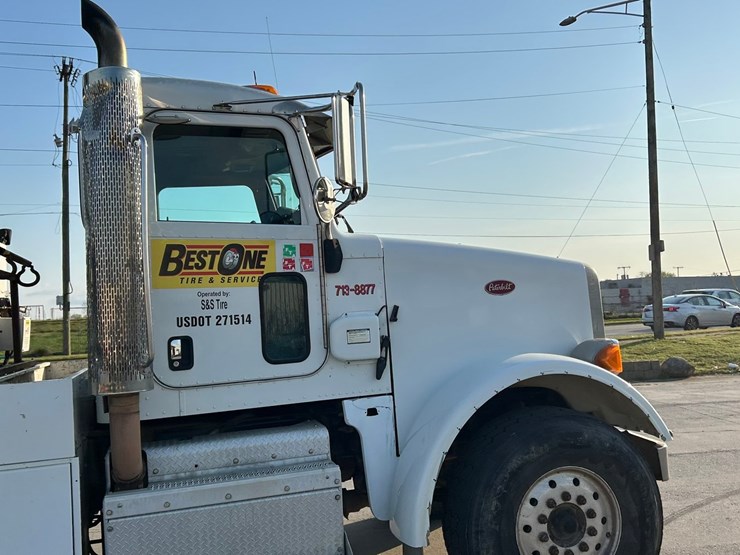 peterbilt-365-image-12