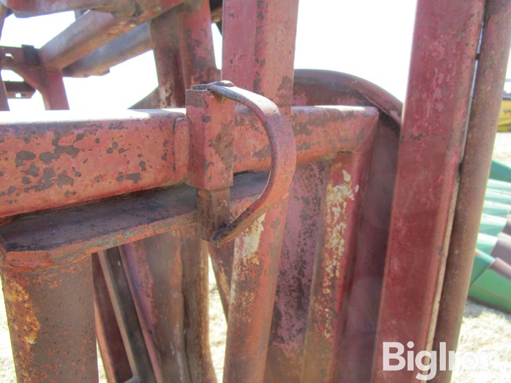 hydraulic-squeeze-chute-image-15