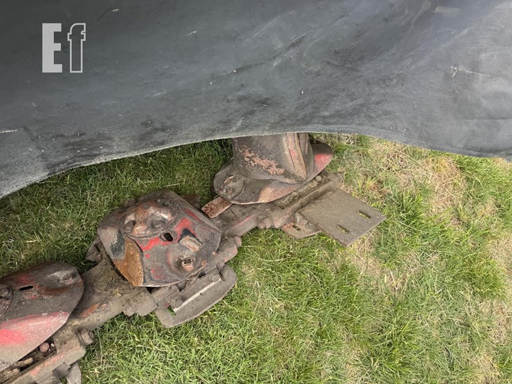 new-holland-h6740-image-2