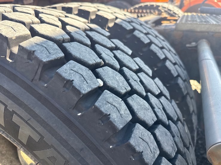 1994-peterbilt-359-image-77