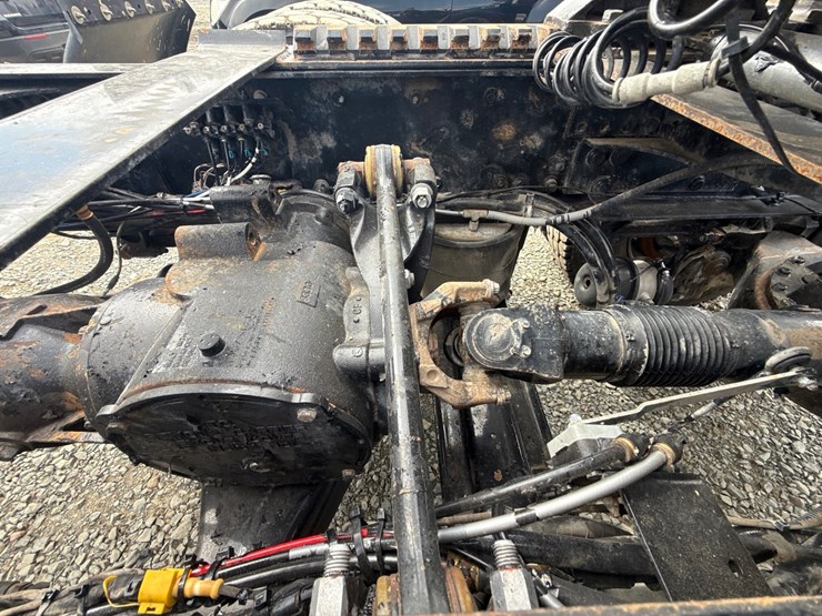 2019-massey-ferguson-8-image-36