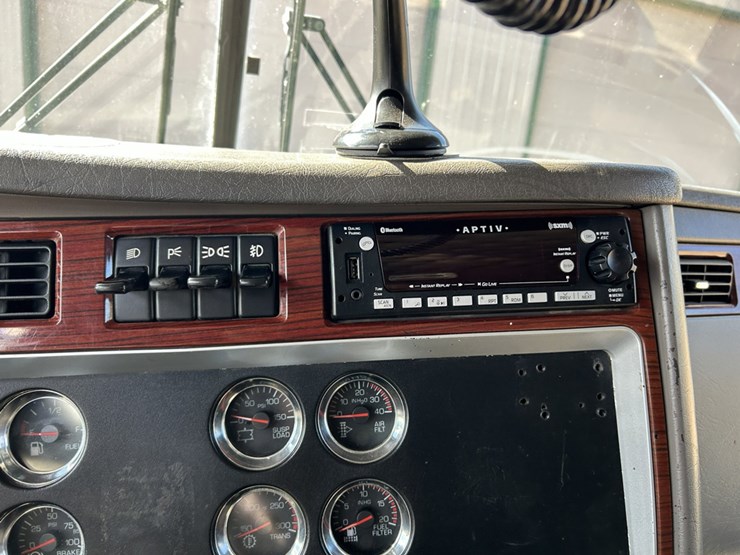 2006-kenworth-t800b-image-66