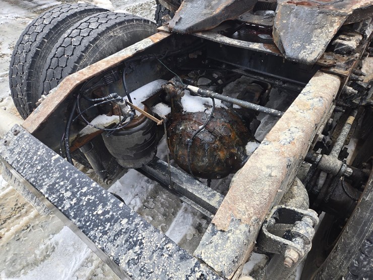 peterbilt-579-image-35