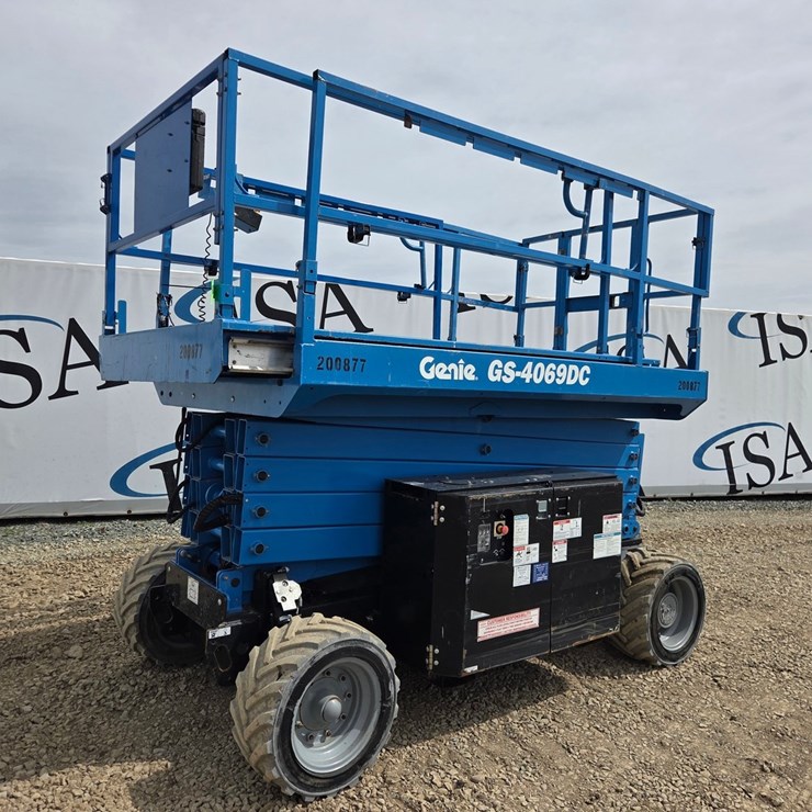 2017 GENIE GS4069DC