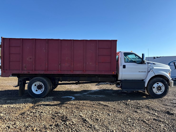 2023-ford-f750-image-6