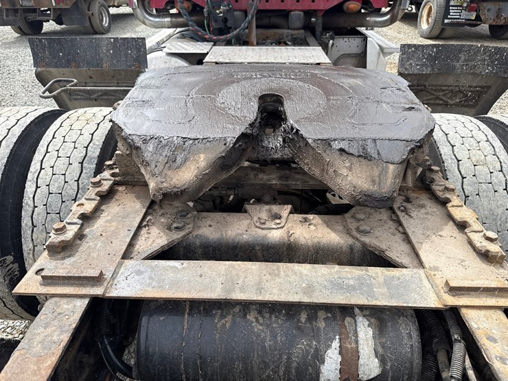 2018-freightliner-122sd-image-48