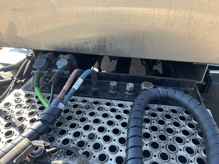 2020-kenworth-t880-image-34