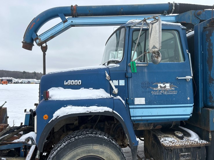 1990-ford-l9000-image-14