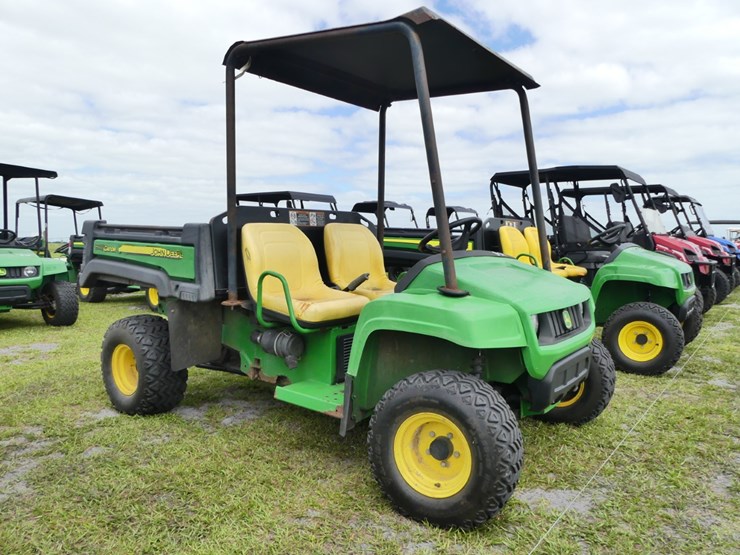 2017-john-deere-tx-4x2-image-1