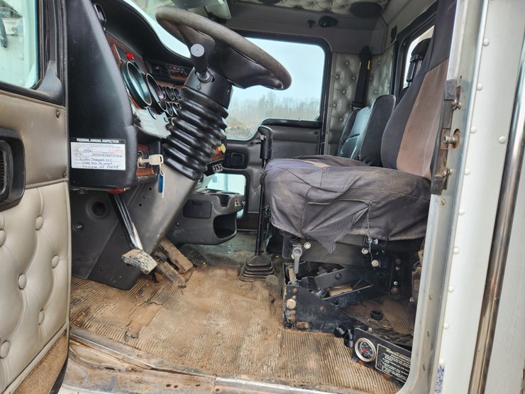 2006-kenworth-t800-image-57