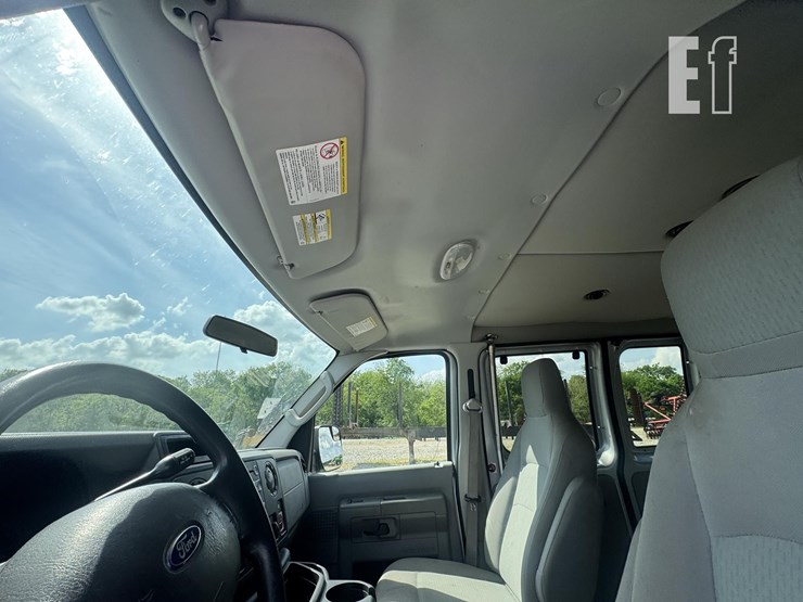 2013-ford-e350-image-12