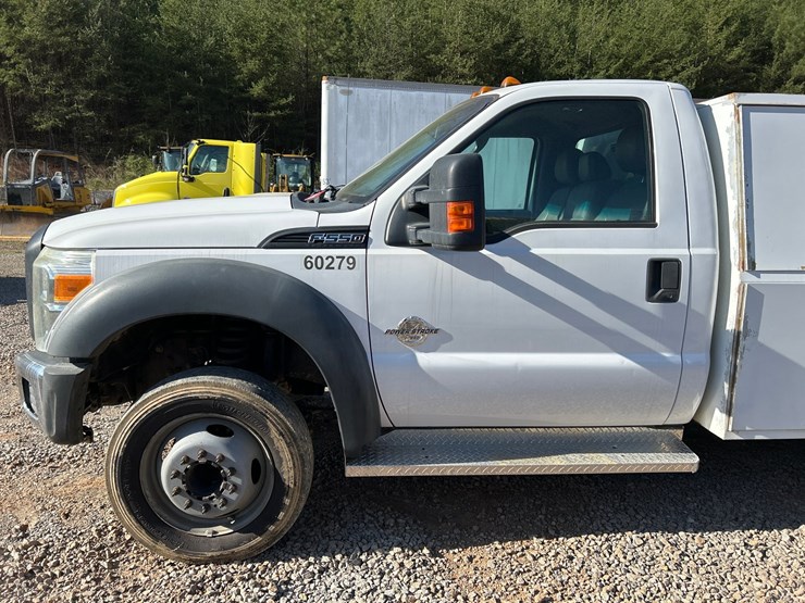 2012-ford-f550-image-14