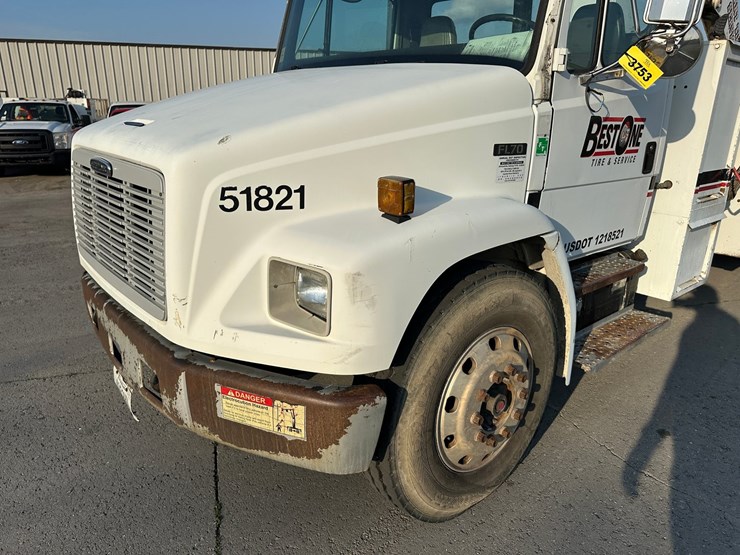 freightliner-fl70-image-9