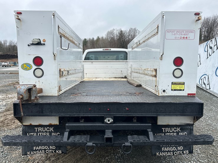 2011-ford-f550-image-4