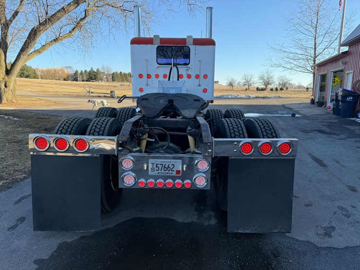 1974-peterbilt-359-image-16
