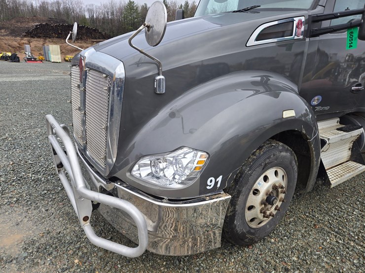 2017-kenworth-t680-image-9