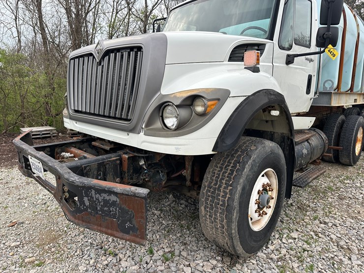 2007-international-7600-image-9