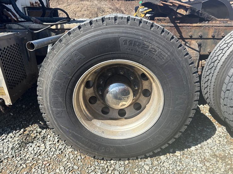 1994-peterbilt-359-image-70