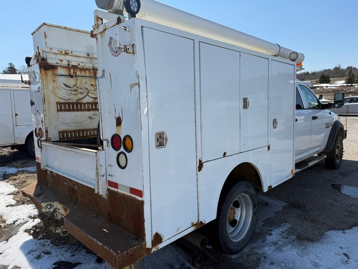 #1063-•-2014-ram-5500-heavy-duty-service-truck-image-14