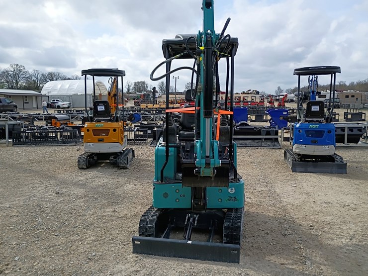 #24167-•-2025-diesel-digmaster-dm200-mini-excavator-image-7