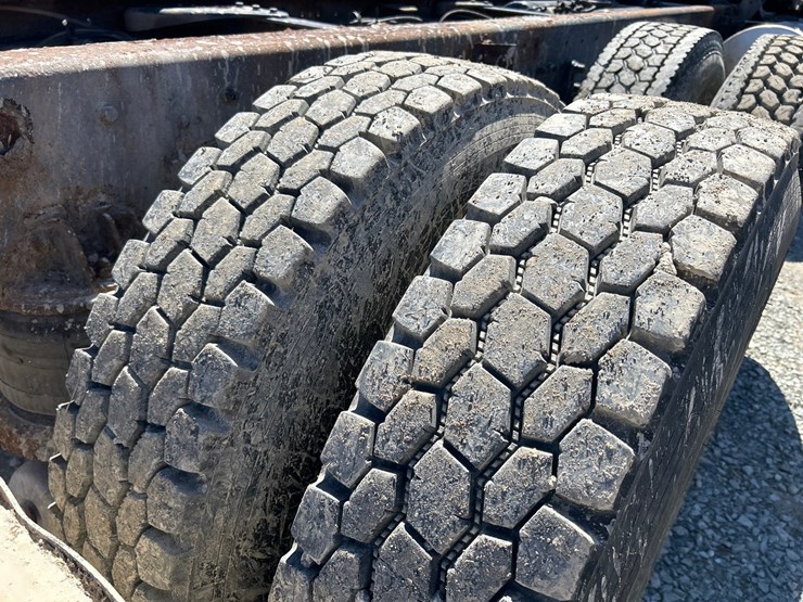 1994-massey-ferguson-8-image-83