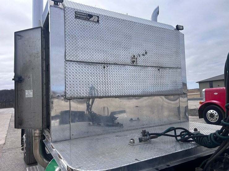 1999-peterbilt-379-image-65