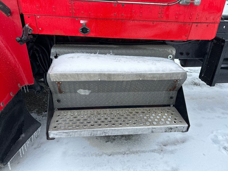 2007-kenworth-w900-image-34