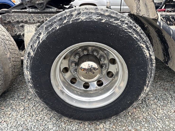 2016-massey-ferguson-8-image-77