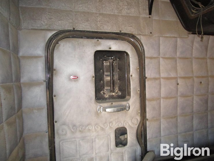 peterbilt-sleeper-image-13