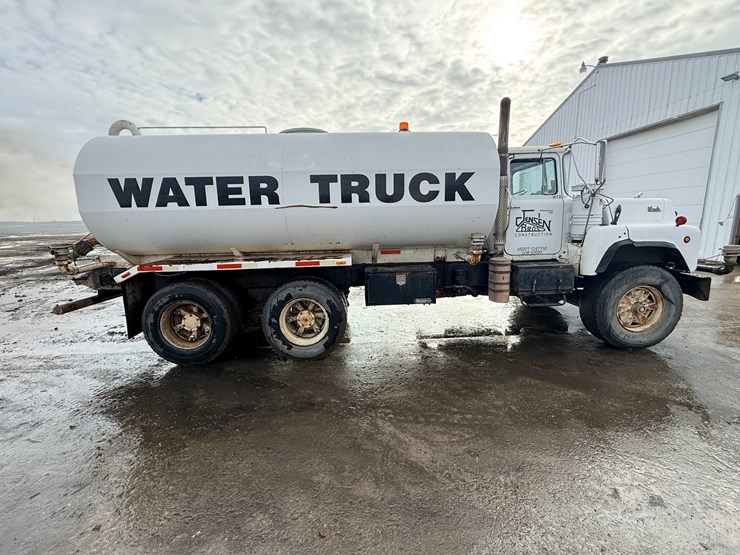 1988-mack-dm690s-image-6