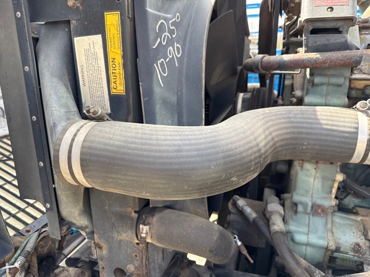 1990-massey-ferguson-8-image-17