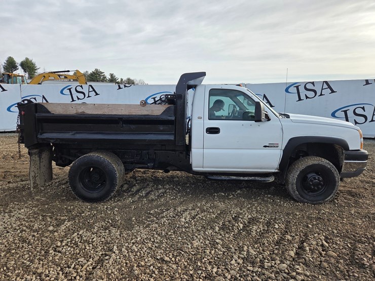 2005-chevrolet-3500-image-6