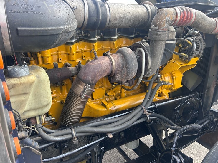 2000-peterbilt-379-image-70