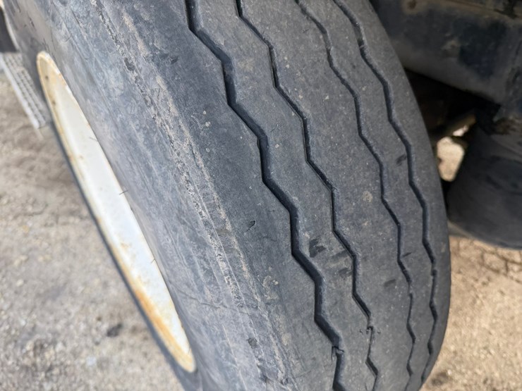 #1049-•-2005-mack-granite-tri-axle-dump-image-70