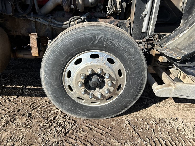 2005-peterbilt-379-image-88