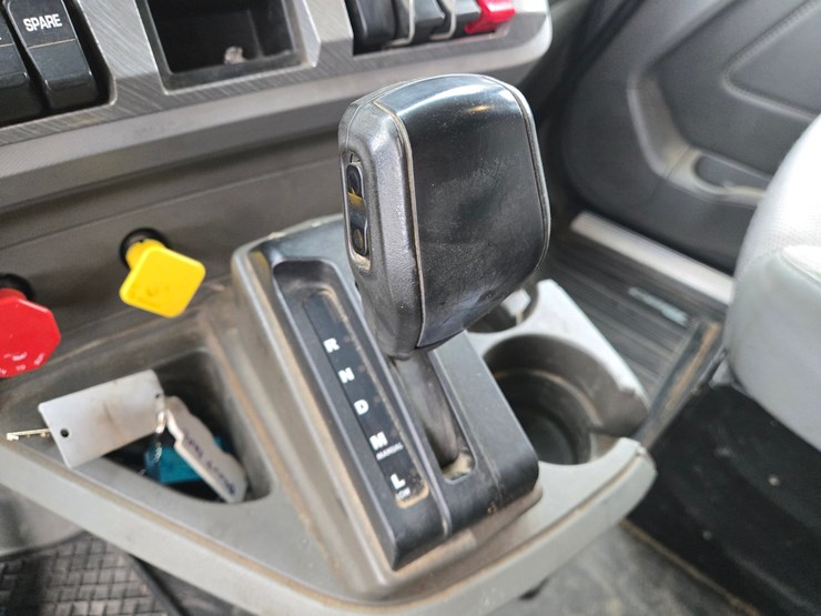 2017-kenworth-t680-image-81