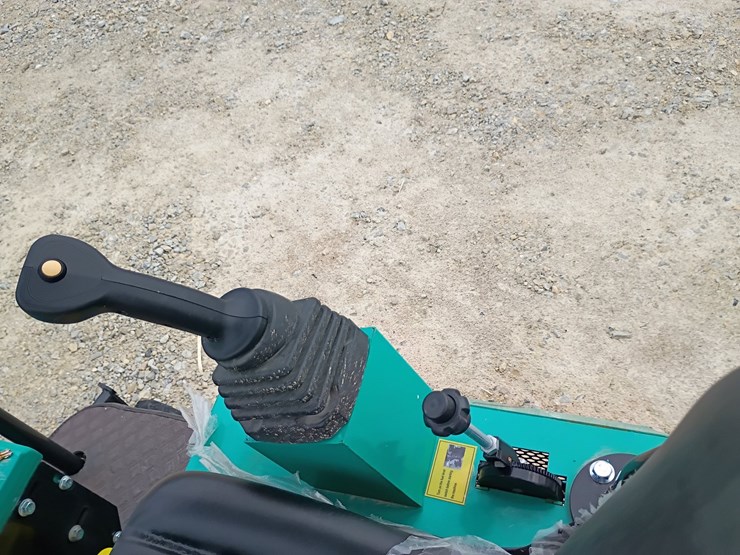 #24179-•-2025-agt-mh12rx-mini-excavator-image-15