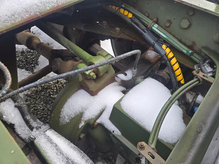 1992-massey-ferguson-8-image-34