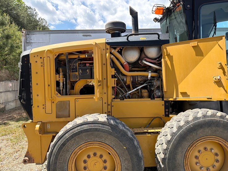 2018-caterpillar-12m3-image-37