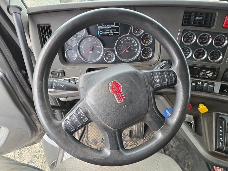 2017-kenworth-t680-image-74