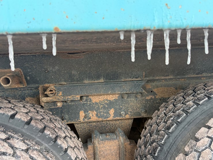 #1056-•-1989-mack-quad-axle-dump-truck-image-40