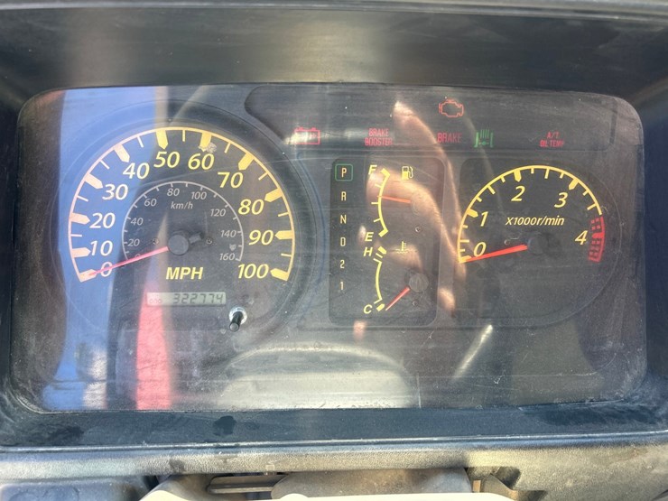 2005-isuzu-nqr-image-58