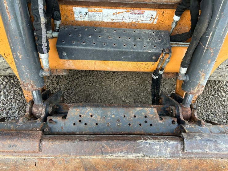 2022-case-tv450b-image-10