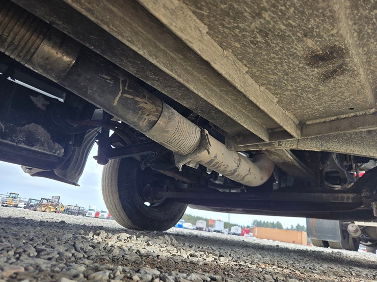 2007-peterbilt-579-image-41