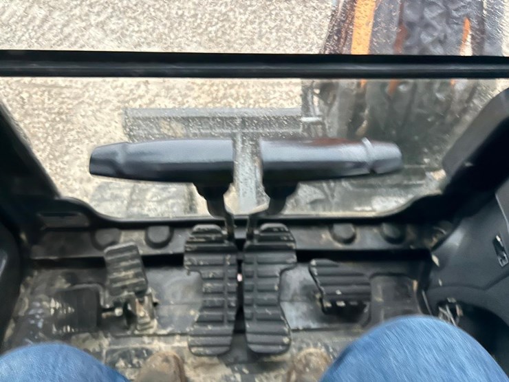 2019-case-cx60c-image-20